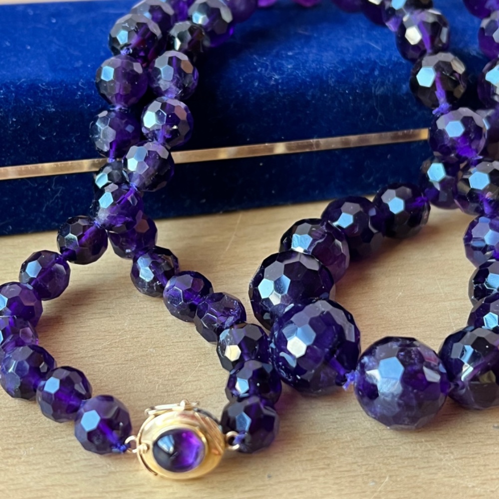 VINTAGE HUGE ROUND FACETED AMETHYST BEADS LONG NECKLACE 14K LOCK CABOCHON STONE - Picture 5 of 16